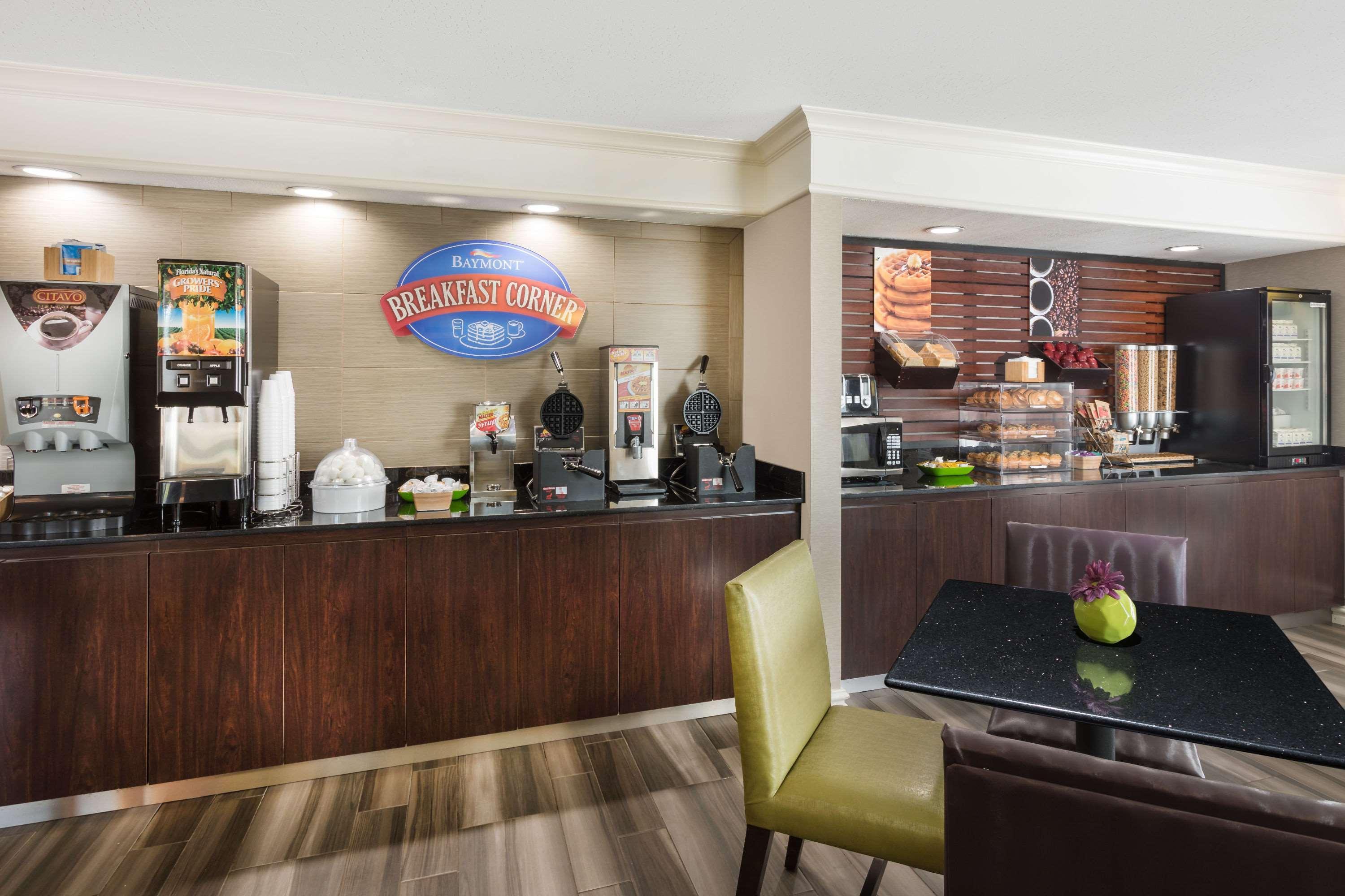 Baymont By Wyndham Greenville Woodruff Rd Экстерьер фото