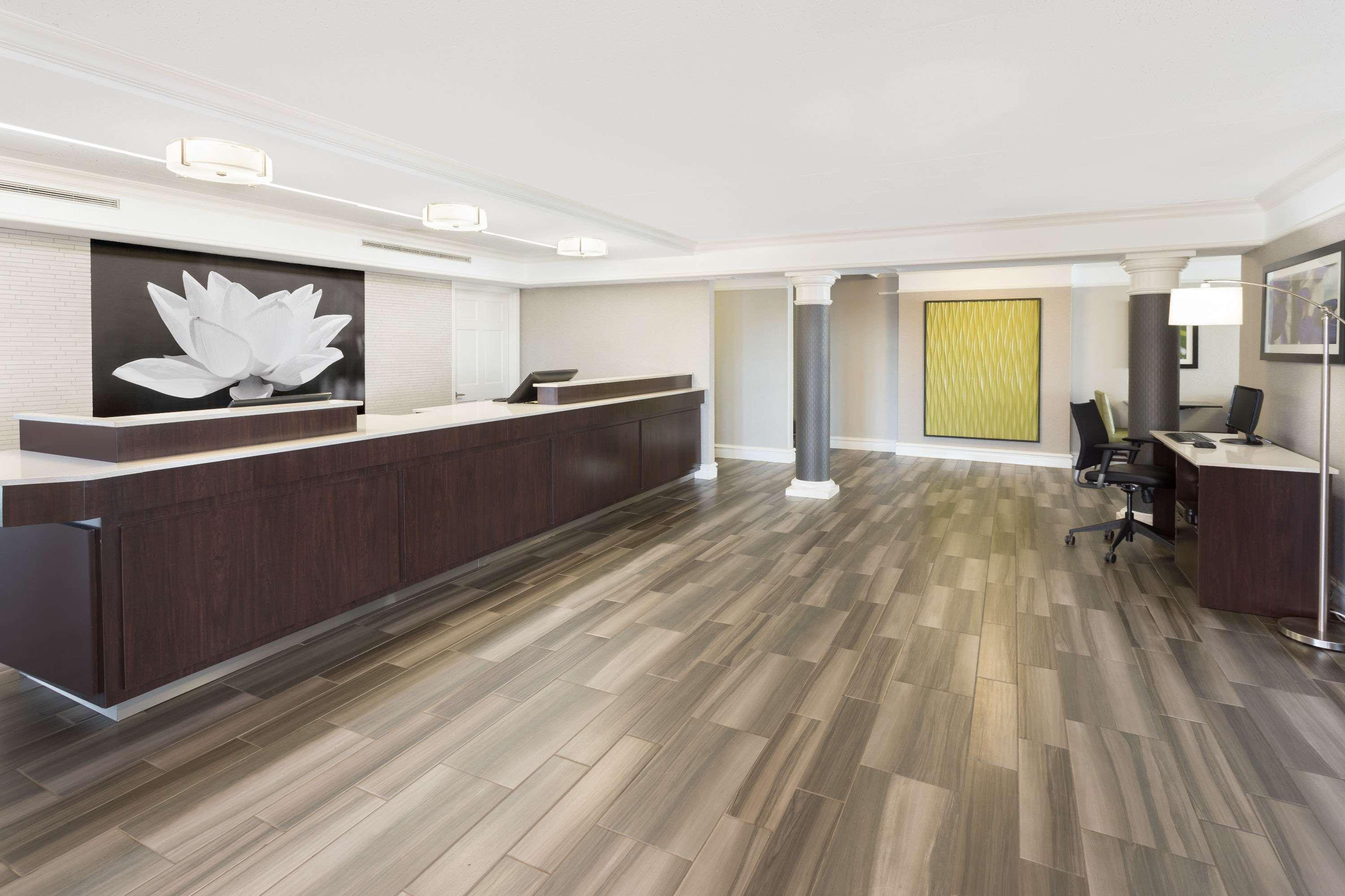 Baymont By Wyndham Greenville Woodruff Rd Экстерьер фото