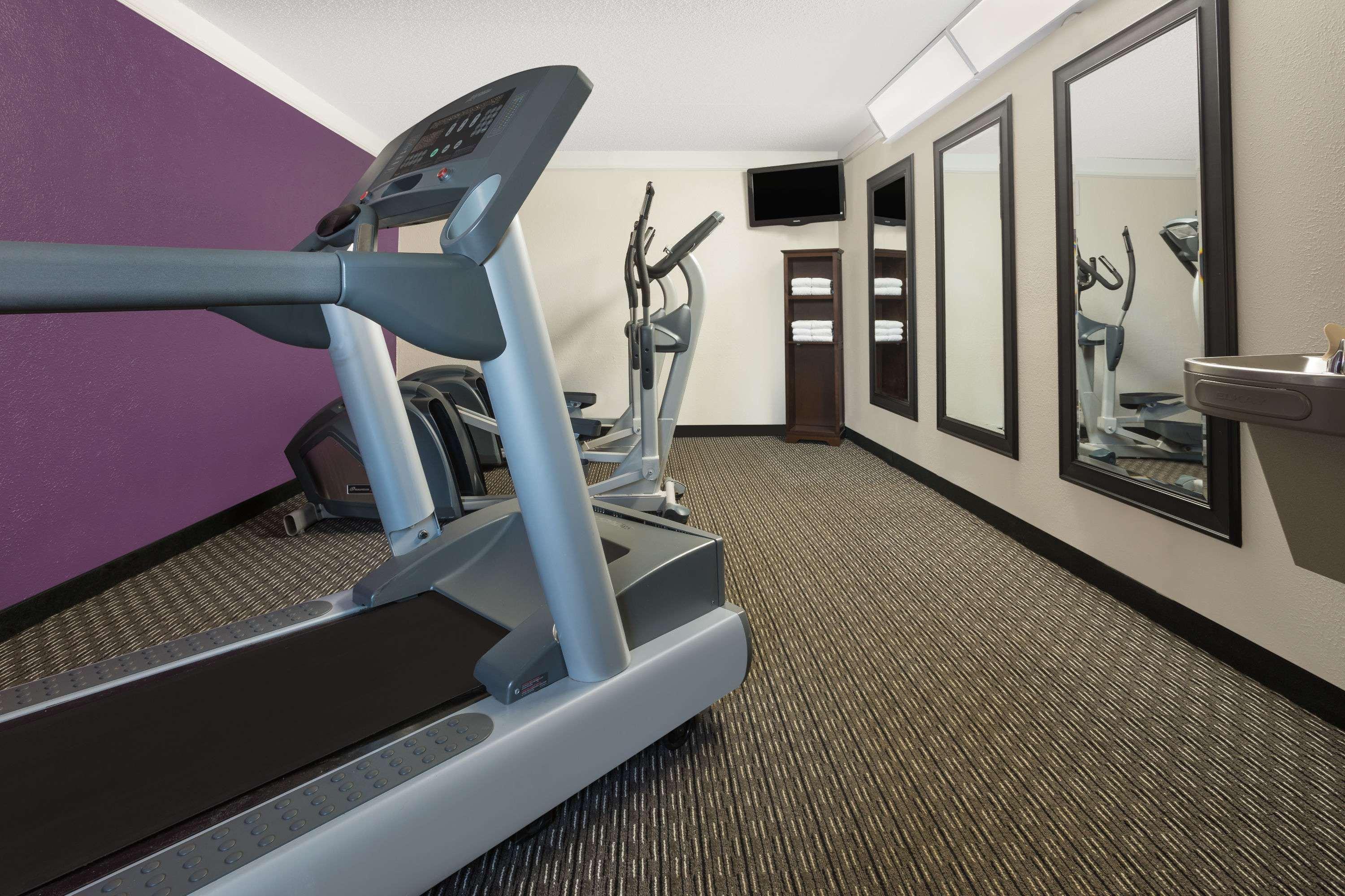 Baymont By Wyndham Greenville Woodruff Rd Экстерьер фото
