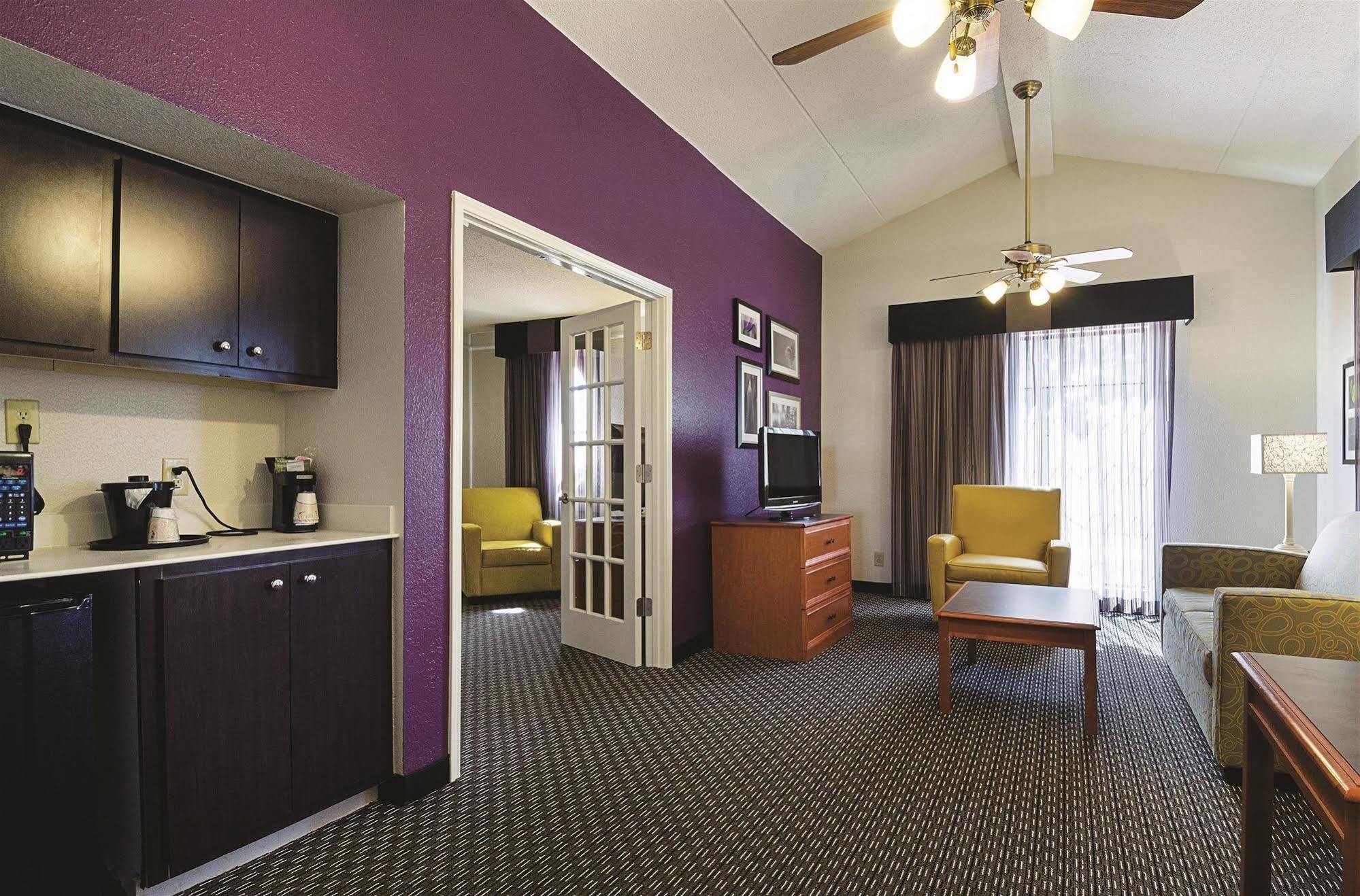 Baymont By Wyndham Greenville Woodruff Rd Экстерьер фото